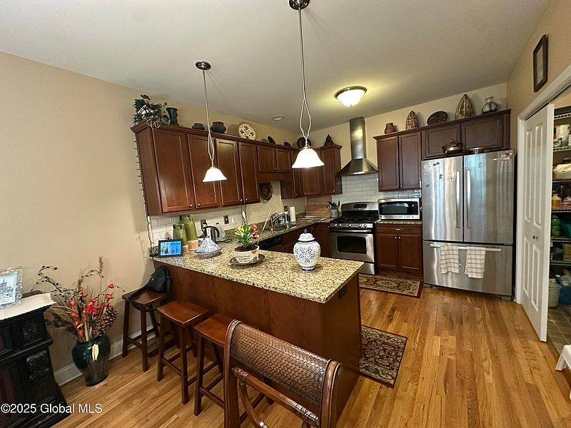 4th image of 167 Fieldstone Drive