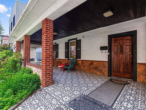 4th image of 2281 Loring PL