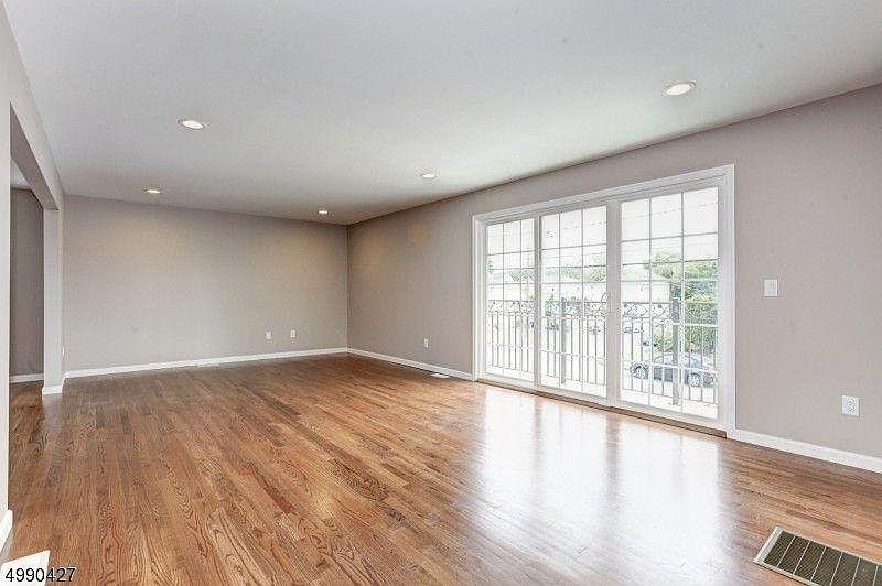 Living room with balcony.