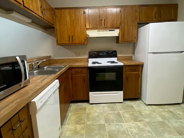 3200 Ginger Dr #D — Photo 3