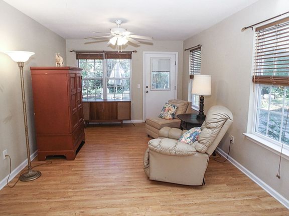 4th image of 209 Sawyer Ln #209