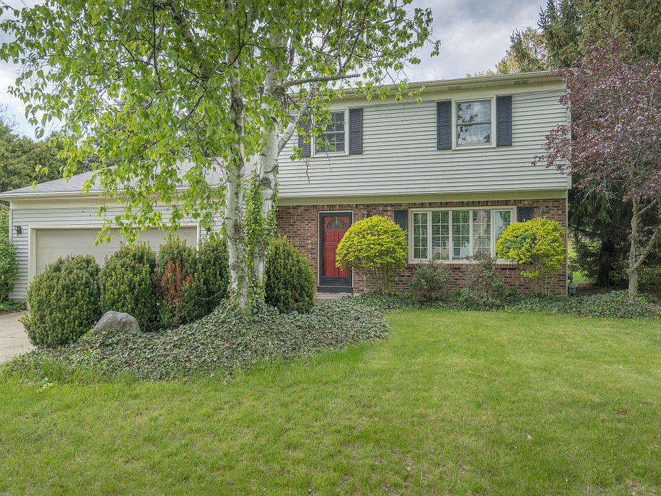 1st image of 3118 Windover Dr NE
