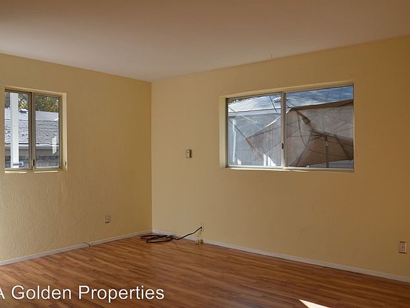 4th image of 443 Park St