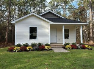 7181 Sunflower St, Bay Saint Louis, MS 39520