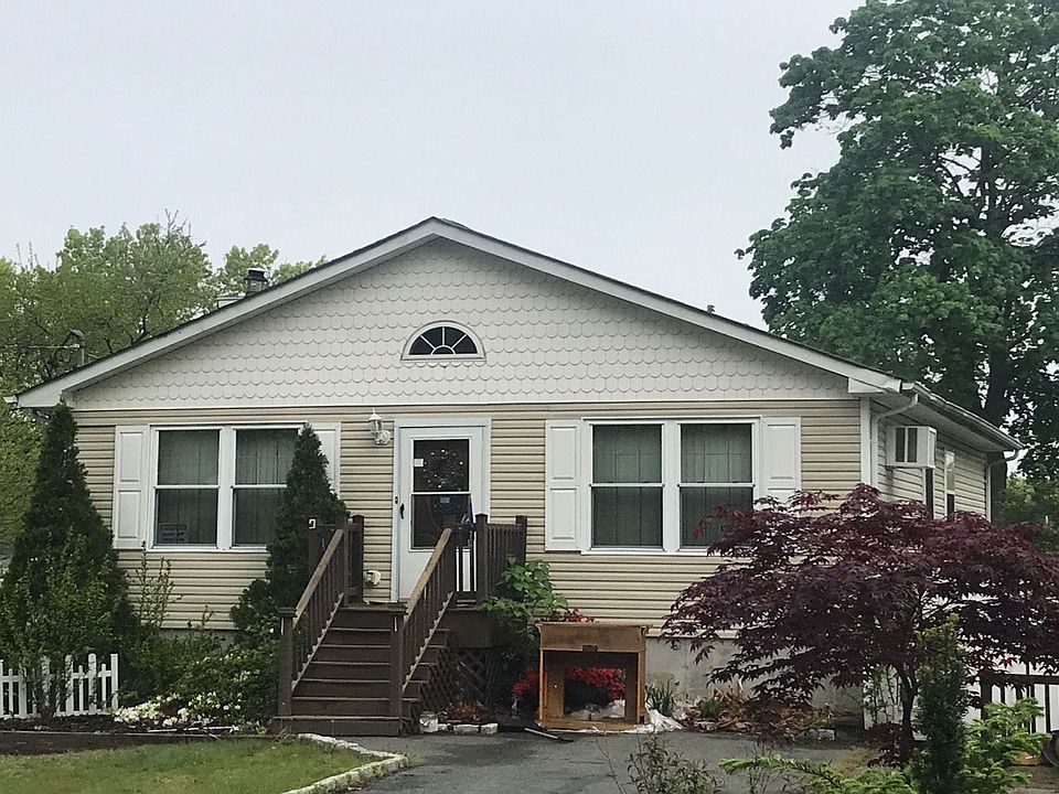 1st image of 25 Laurel Pl