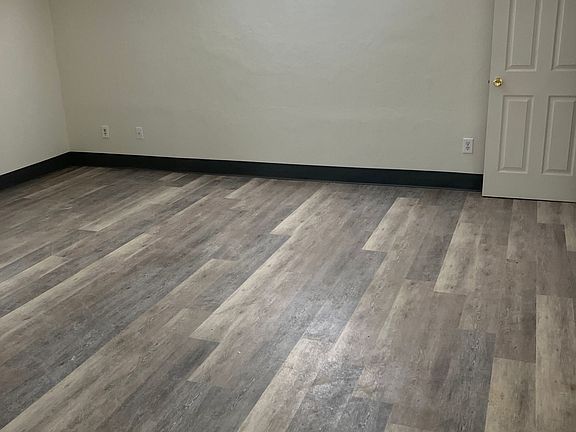 2nd image of 2524 Southridge Dr APT F