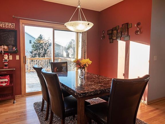 5th image of 4910 Ladyslipper Ave N