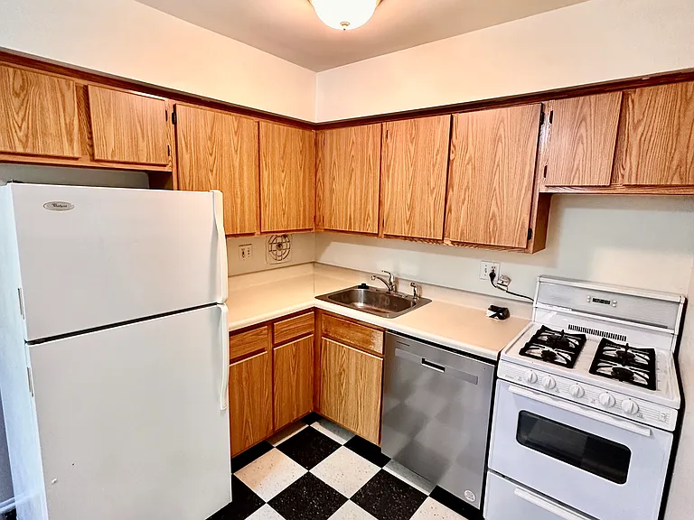 3413 Cresson St #1 — Photo 3