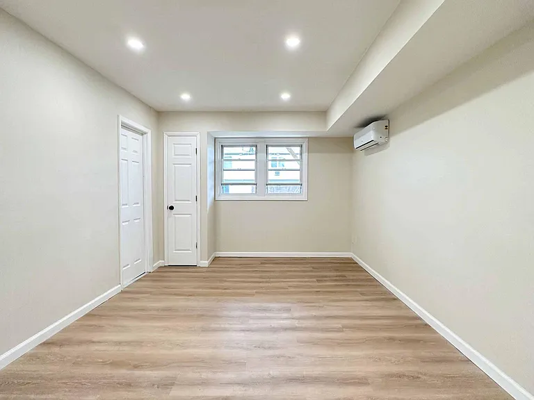 36 Kingsbridge Ave #1F — Photo 5