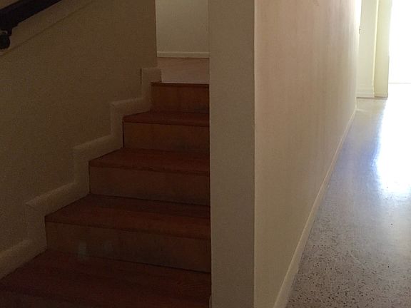 5th image of 1300 Collins Ave APT 204
