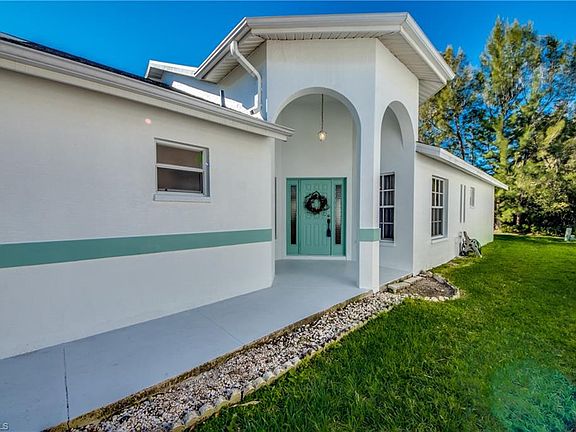 3rd image of 3976 Sabal Springs Blvd