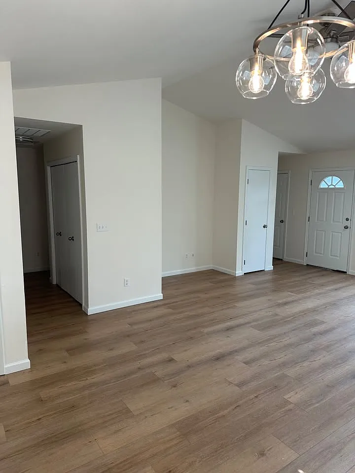 2 bed, 1169 sqft, $2,150 — Photo 3
