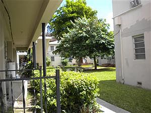 5th image of 420 NE 82nd St APT 3