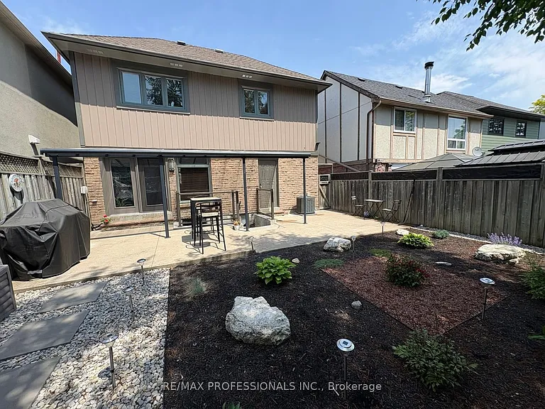 19 Elmbrook Cres #LOWER — Photo 22