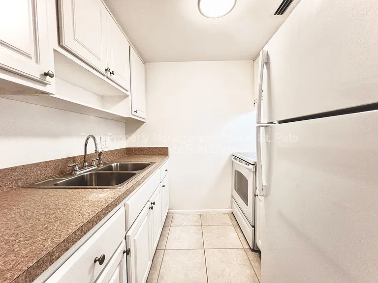 611 Lyndhurst St — Photo 13