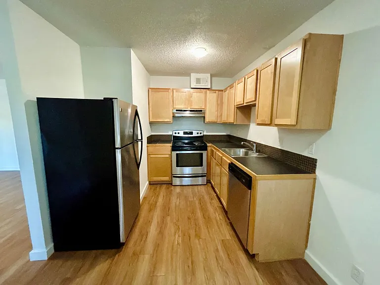 Antilles Apartments — Photo 37