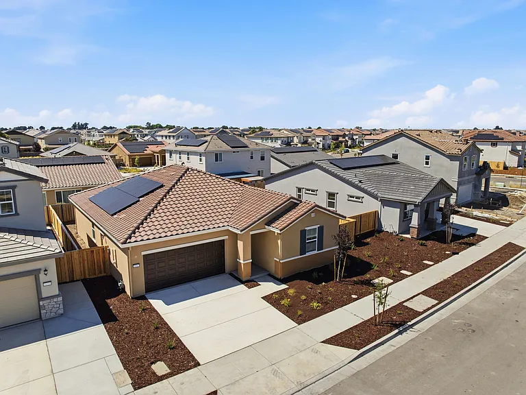 16047 Pirates Cove Ln — Photo 30
