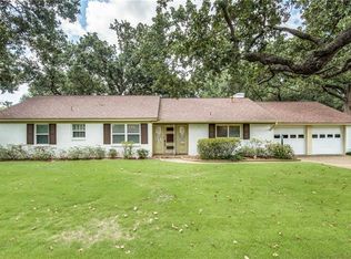 1908 Briarwood Ln, Irving, TX 75061