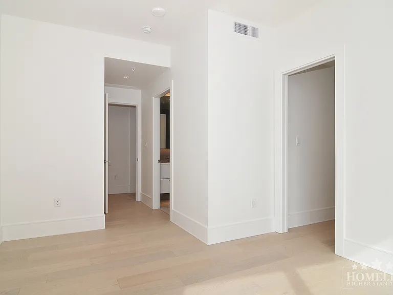1500 Martin St #1306 — Photo 12