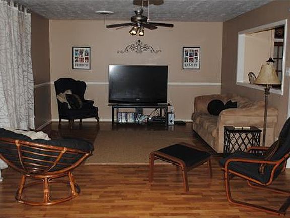 2nd image of 1002 Timm Dr