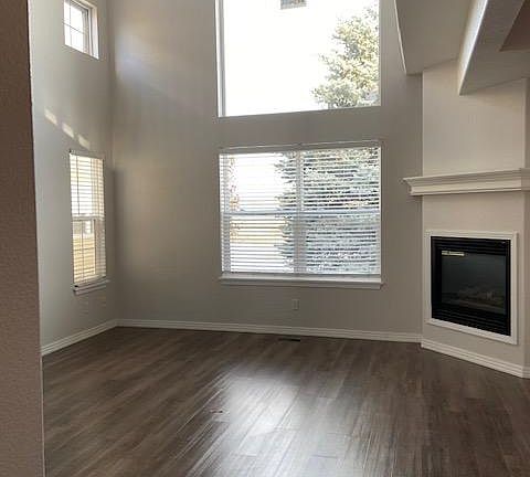 5th image of 251 Rockview Dr