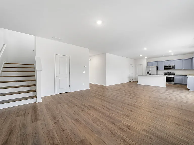 49 Elijah St — Photo 4
