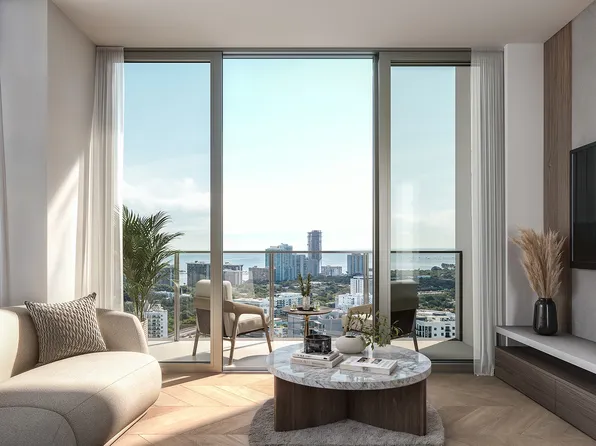 200 SW 10th St #B4, Miami, FL 33130