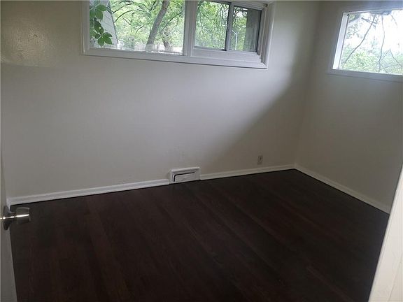 3rd image of 11332 Sycamore Ter