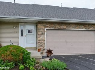 1075 Alexandria Dr UNIT 3, Sycamore, IL 60178