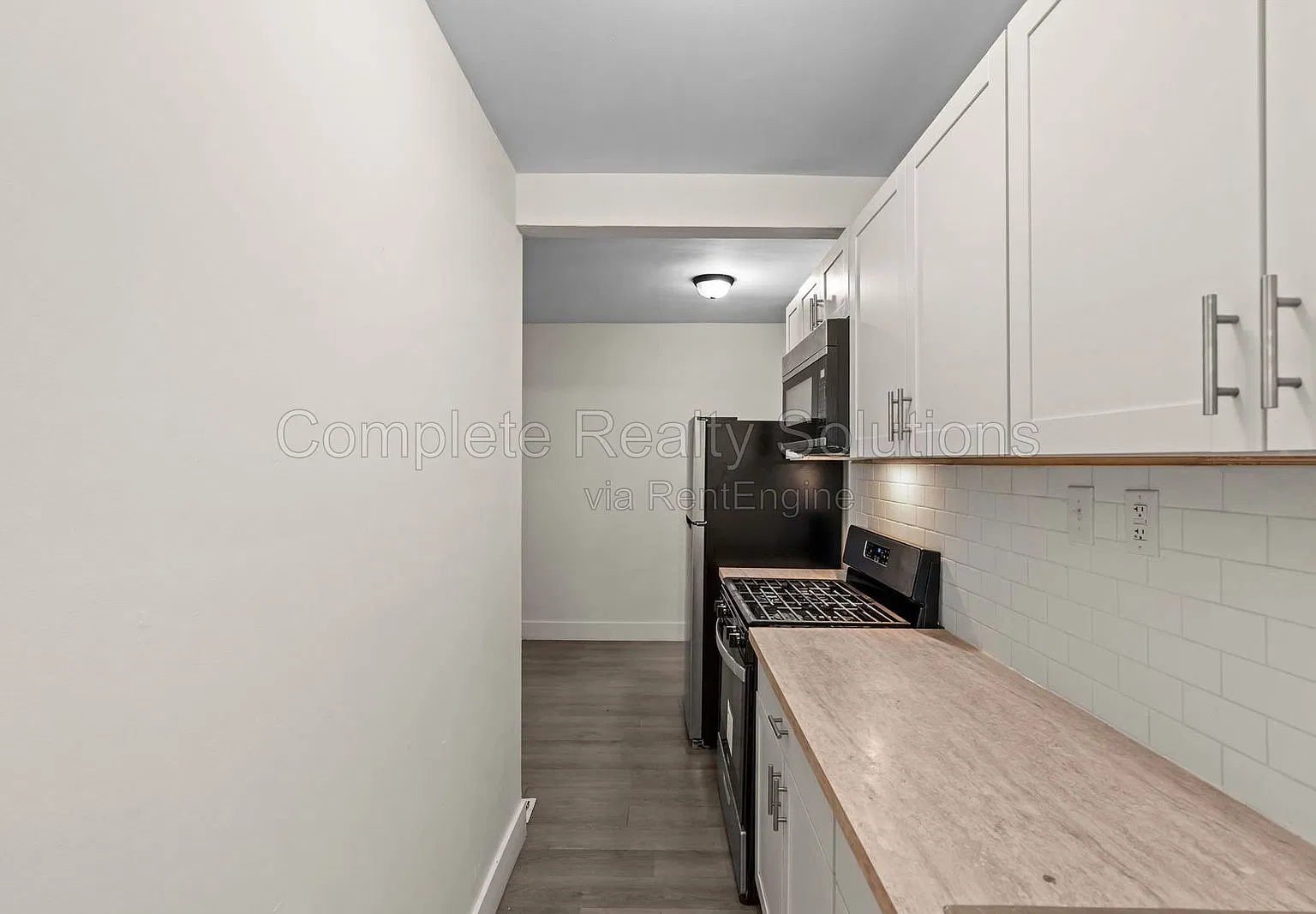 2 bed, 1.0 bath, 895 sqft, $1,150 — Photo 3