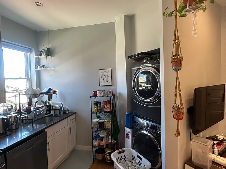 251 S Saint Clair St #8 — Photo 25