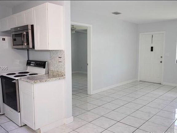 5th image of 2641 Polk St