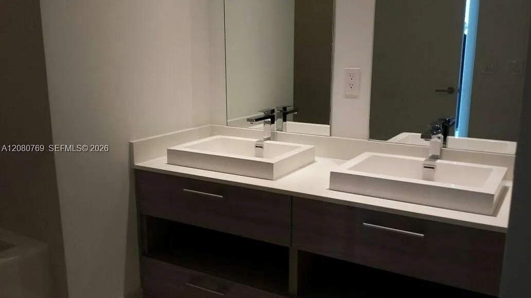 1300 S Miami Avenue Condo — Photo 3