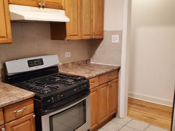 2nd image of 2331 W Arthur Ave APT 2E