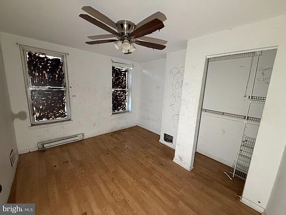 5th image of 219 N Montford Ave