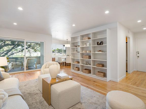 2nd image of 461 Burgess Dr APT 4