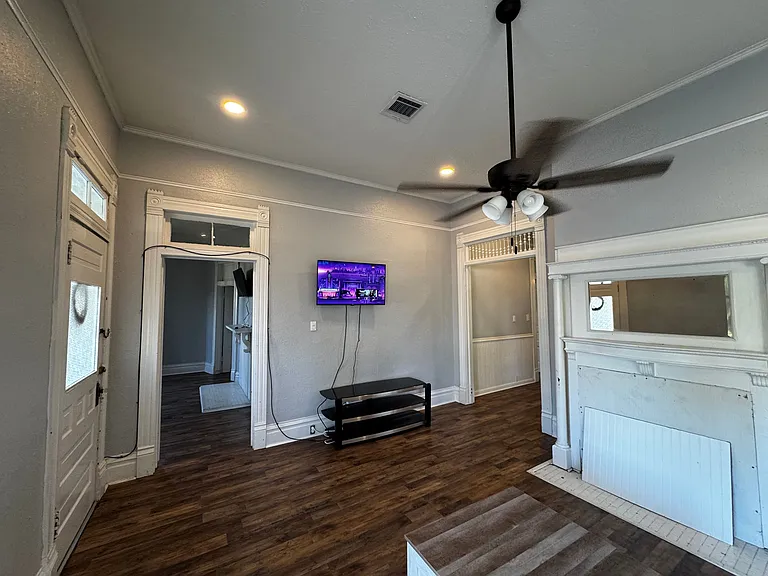 802 Main St — Photo 24