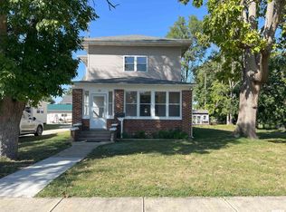 121 E Tremont St, Waverly, IL 62692