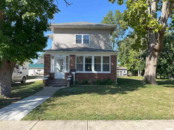 121 E Tremont St, Waverly, IL 62692