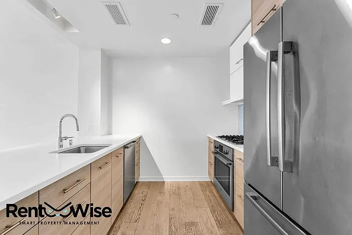 451 Donahue St #307 — Photo 11