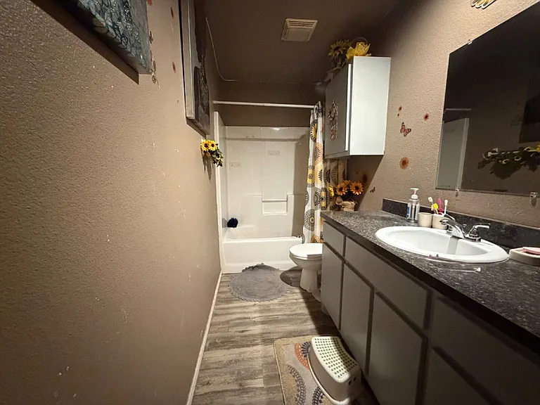 2205 Cedar Ave — Photo 7
