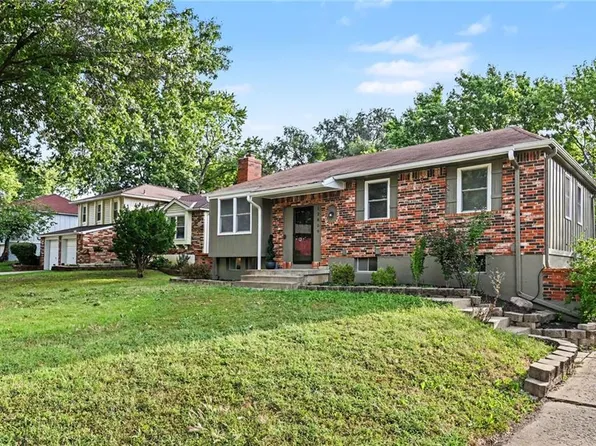 12809 S Raintree Dr, Olathe, KS 66062