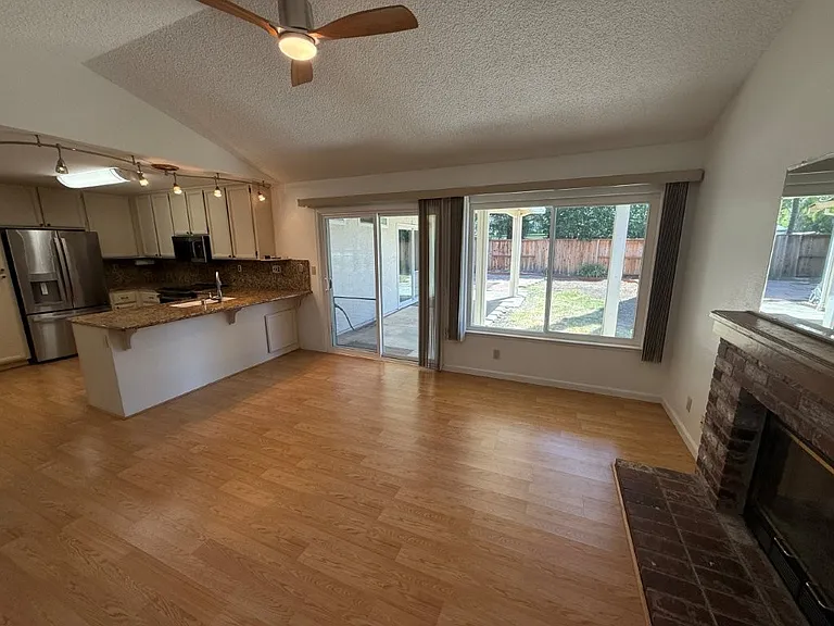 467 Lupine Cir — Photo 34