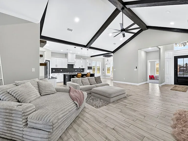 8619 La Jolla Dr — Photo 8