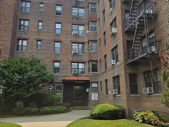 2nd image of 2220 Burnett Street #1G