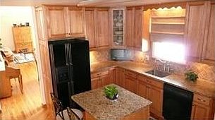 5th image of 14 Purdy Ave