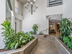 110 Park Rd, Burlingame, CA