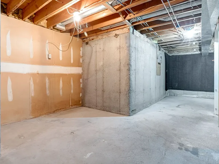 550 Rundlehorn Cir NE — Photo 22
