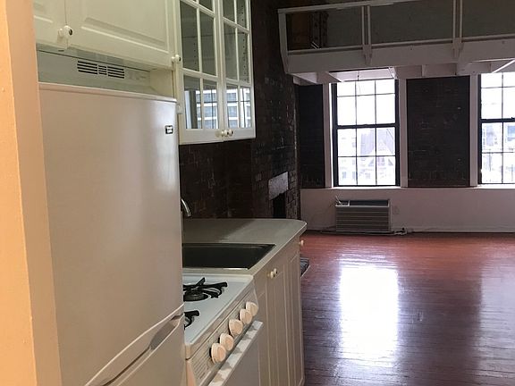 2nd image of 313 E 60th St APT 4A