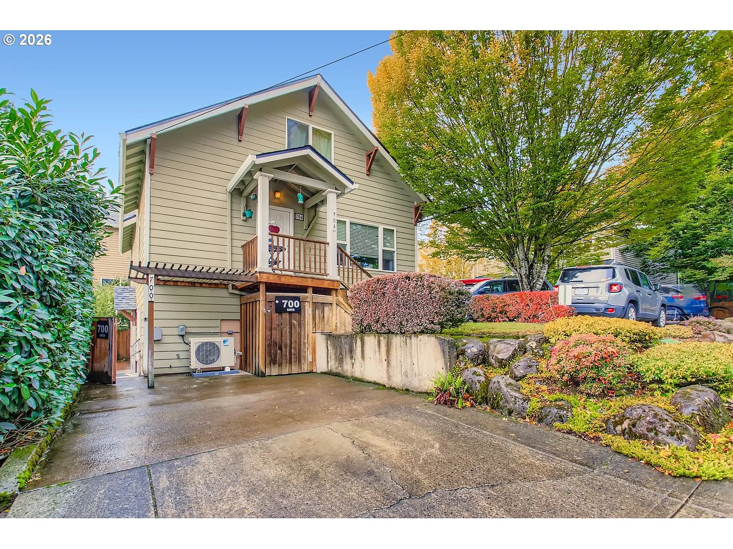 700 Barton Ave photo 1